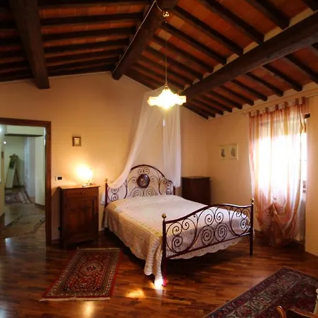 Casale Lorenzo *