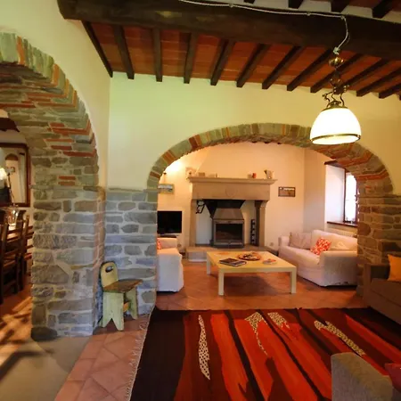 Casale Lorenzo *